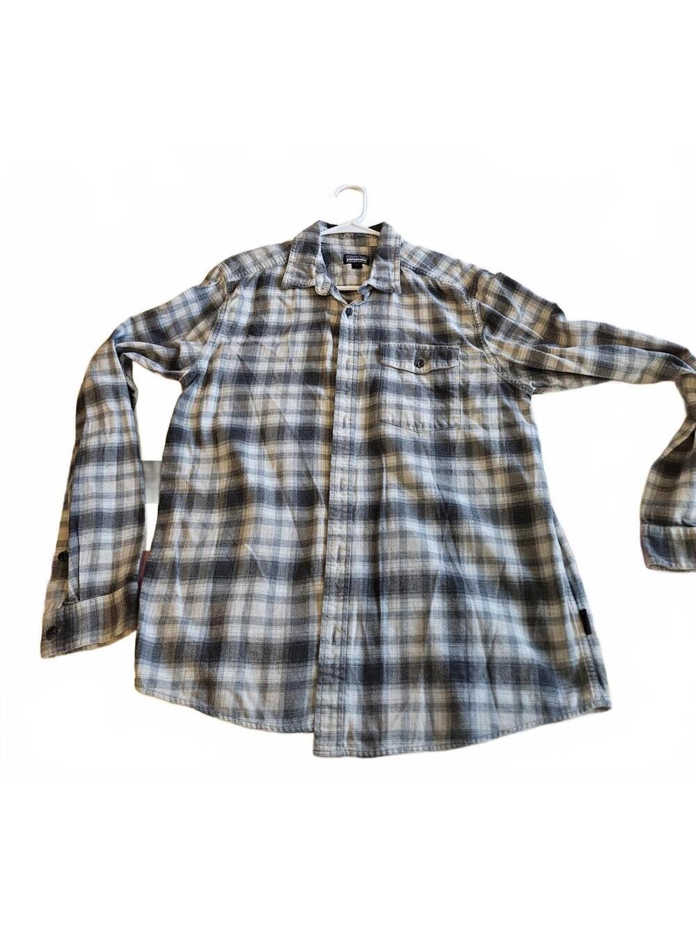 Medium Men's Patagonia Plaid Long-Sleeved Lightweight Fjord Flannel Shirt